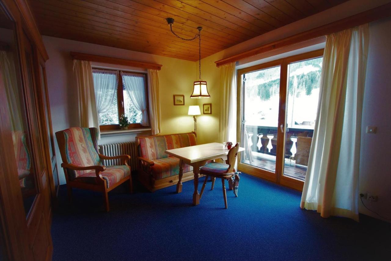 Ferienhaus Waldwinkl Hotel Grainau Bilik gambar