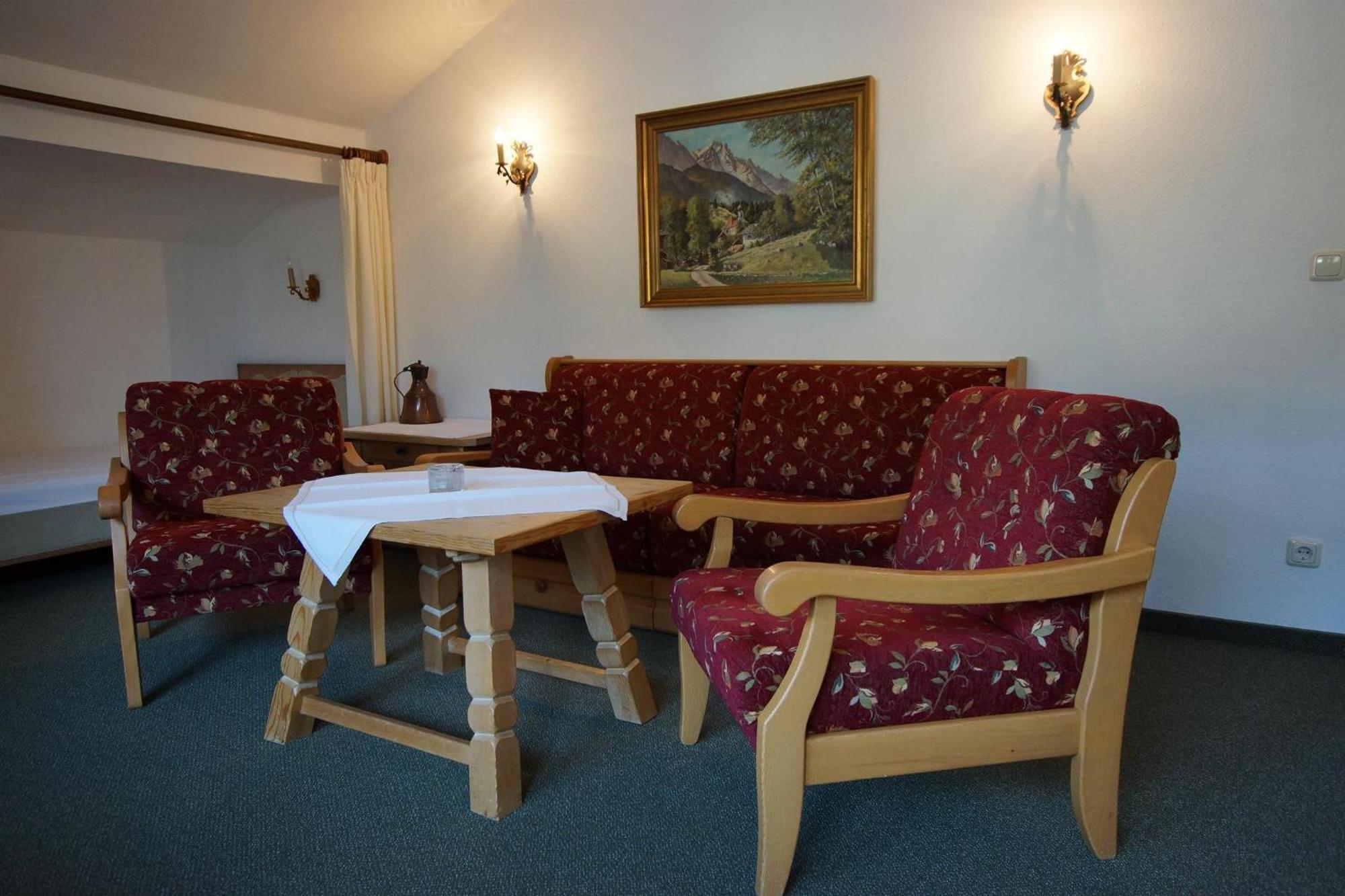 Ferienhaus Waldwinkl Hotel Grainau Bilik gambar