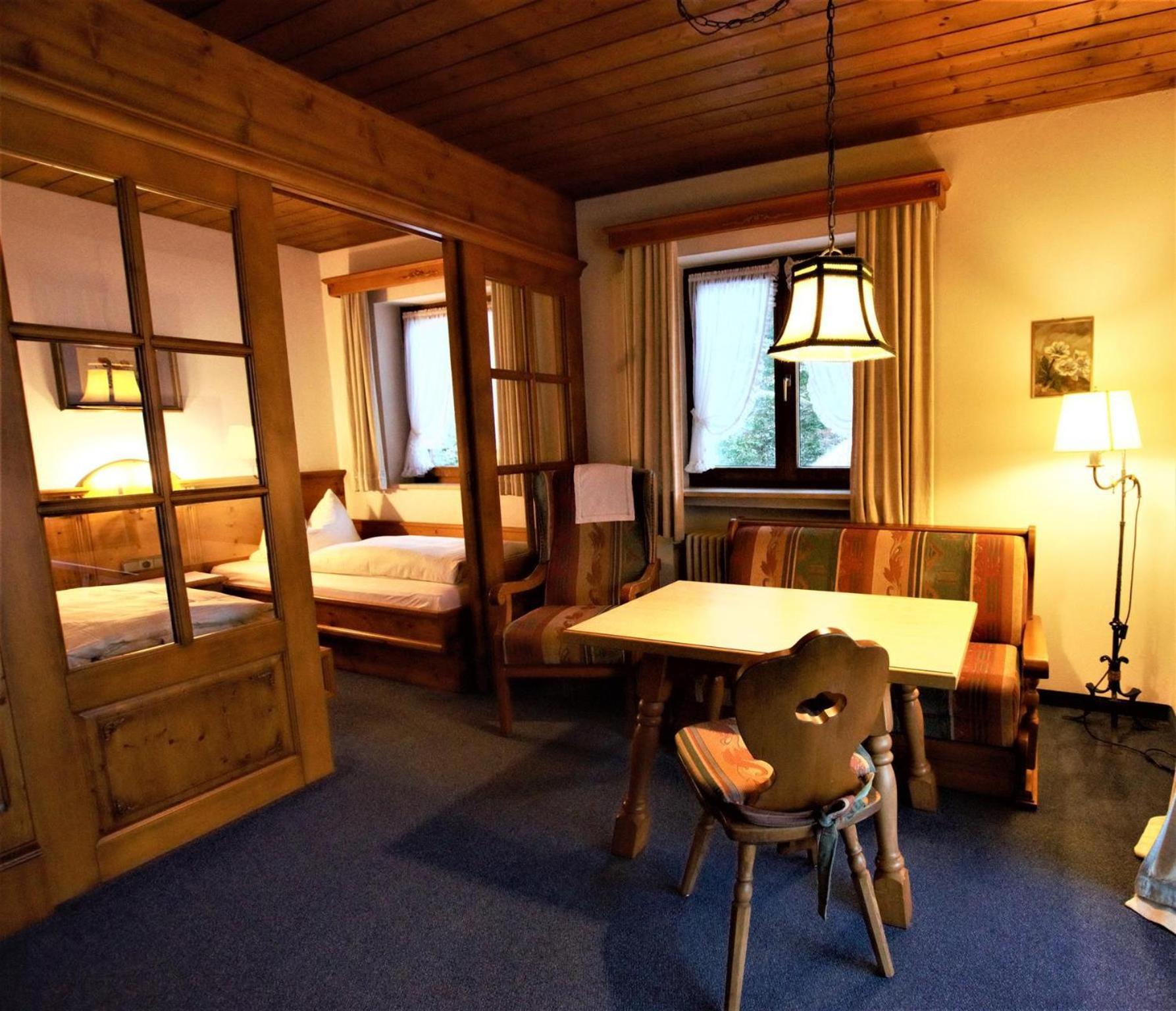 Ferienhaus Waldwinkl Hotel Grainau Bilik gambar